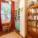 Victor Hugo - Charmante Villa De Luxe