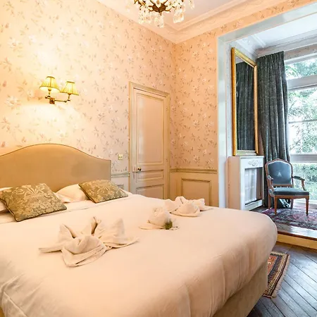 Victor Hugo - Charmante De Luxe Villa